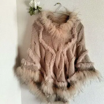 PEYTON PLACE 베이지 프린지 판초