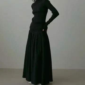 ETRE TOKYO 니트 볼륨 스커트 블랙