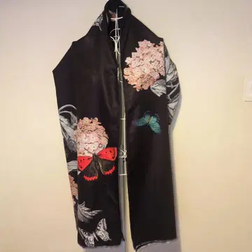 테드베이커 대형 머플러 나비 패턴