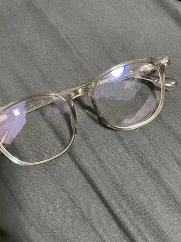 한국 패션 투명 프레임 SNS에서 화제의 블루라이트 차단 안경