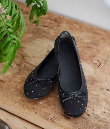 새상품 스터드 도트 무늬 리본 포함 발레 슈즈 L 사이즈 플랫슈즈