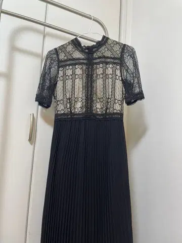 DRESS+ 블랙 레이스 플리츠 드레스 S