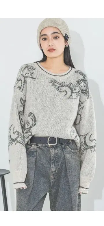 지나시스 Paisley 라메 기모 풀오버 니트 스웨터
