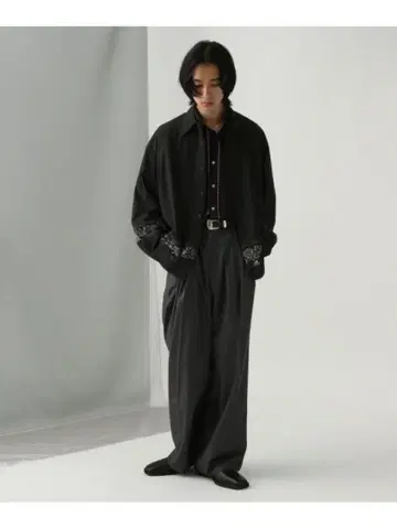 HARE 시어 절개 슈 셔츠