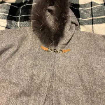 울 그레이 프린지 부착 판초