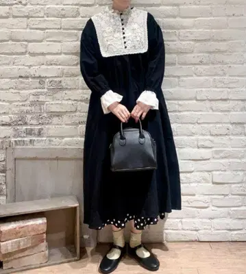 사만사 모스모스 sm2 가슴 메쉬 레이스 자수 원피스 블랙