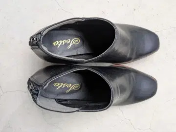 블랙 우드힐 하이힐 펌프스