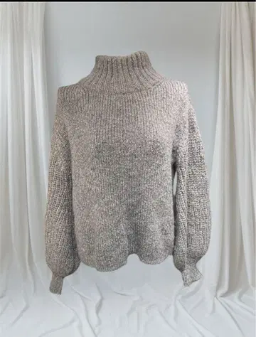 [ 미사용 새상품 새상품급 ] 그레이 터틀넥 니트 스웨터