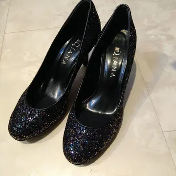 DIANA 블랙 라메 하이힐