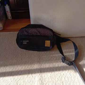 BONERA 숄더백 블랙