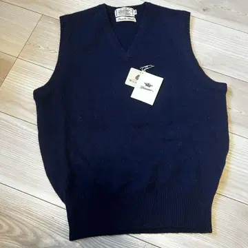 Dinamo 울 100% 택 포함 네이비 V넥 베스트