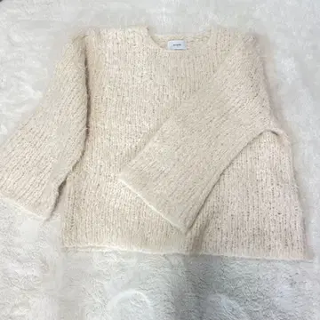 clane BEAR SHAGGY HAND KNIT TOPS