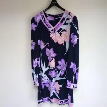 새상품급 최근 레오나르 인기 칸칸 플라워 프린트 V넥 튜닉 긴팔