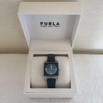 FURLA 네이비 가죽 시계