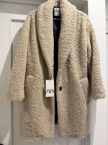 ZARA 보아 코트