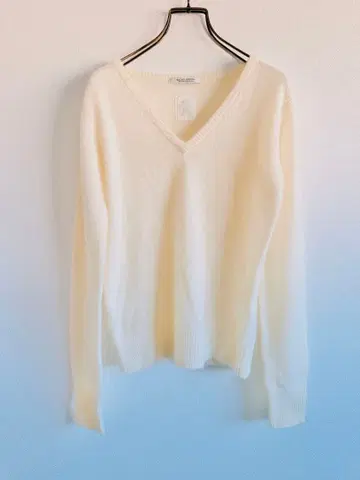 RACHEL ASHWELL 아이보리 V넥 스웨터