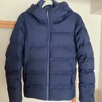 유니클로 다운 자켓 네이비 네이비 컬러 S 심리스다운 라이트 다운