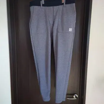 그레이 스웨트 팬츠 백 포켓 부착 리버서블