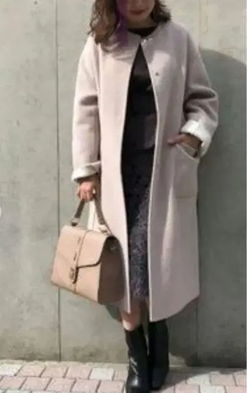 베이지 핑크 저스길리티 울 리버 코트