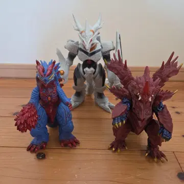 울트라맨 울트라 괴수 DX 피규어 3체 세트