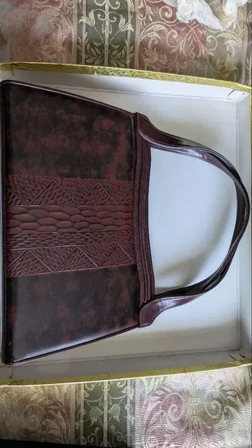 다크 브라운 가죽 토트백