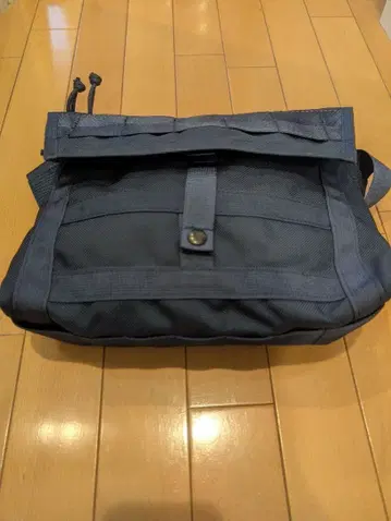 BRIEFING 브리핑 빔즈 별주 메신저 백 네이비