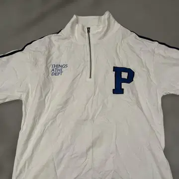 화이트 지퍼 달린 하이넥