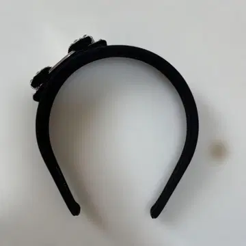 페라가모 크리스탈 장식 블랙 헤어밴드