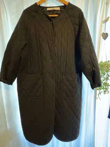 Libra 리브라 퀼팅 볼륨 코트 블랙