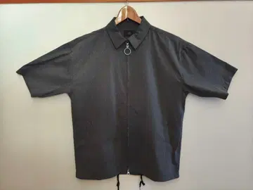 SLICK 그레이 반팔 셔츠 지퍼 포함