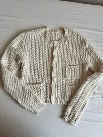 [12/9까지] MACPHEE 케이블 니트 가디건 아이보리