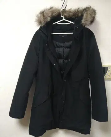 유니클로 다운 자켓 퍼 달린 다운 자켓 (블랙 L)