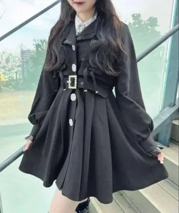 로지타 ROJITA 시어 프릴 트렌치 코트 블랙