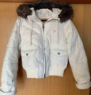 Abercrombie 숏 기장 다운 자켓