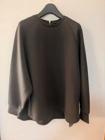 BEAUTY FORM JERSEY 백ZIP 풀오버 UNFILO