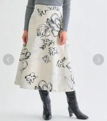 ANAYI 스케치 플라워 자카드 플레어 스커트