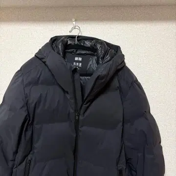 유니클로 심리스 다운 파카 UNIQLO 블랙 XL 남성용 겨울 의류 지퍼