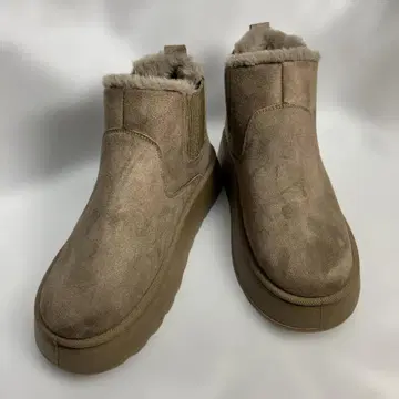 베이지 퍼 부착 통굽 숏부츠 따뜻한