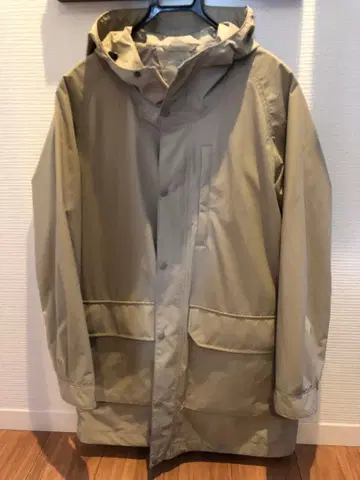 UNIQLO 베이지 마운틴 파카 후드 부착