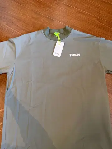 [ 미사용 새상품 ] TFW49 반팔 셔츠 L 사이즈