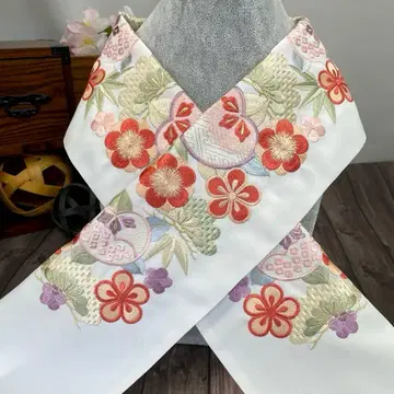 길운을 부르는 디자인과 화려한 자수 장식용 깃 일본제 새상품