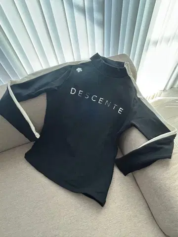DESCENTE 블랙 긴팔 셔츠