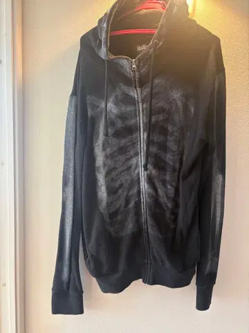 골격 프린트 풀 집업 후드티