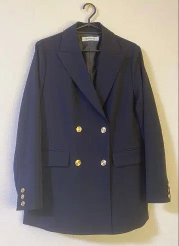 [ 새상품급 ] 내추럴 뷰티 베이직 네이비 더블 테일러드 자켓