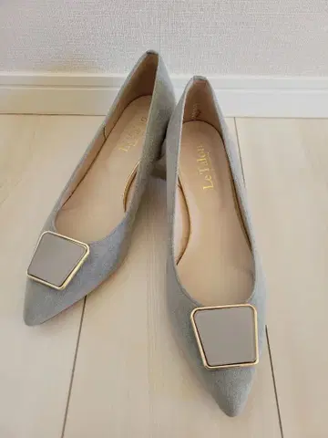 르 탈롱 그레이 스틸레토 펌프스 24.5