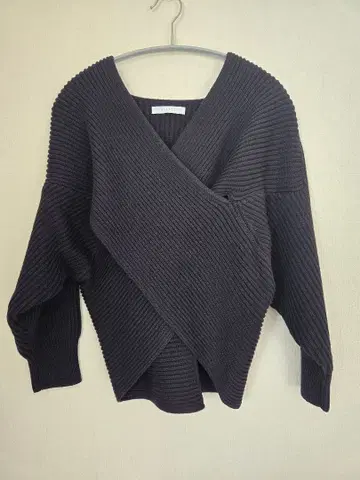 스콧 클럽 FENNEL 두꺼운 원단 디자인 니트