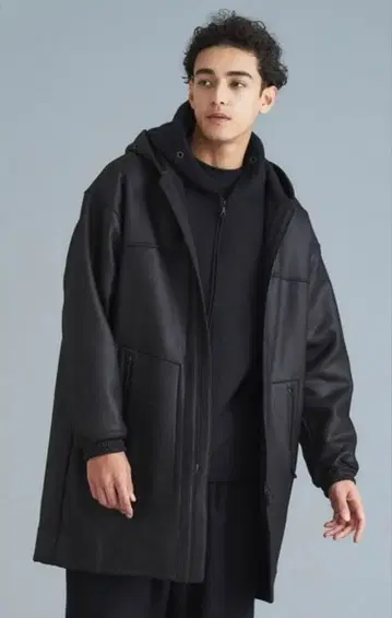 Onegravity 후드 부착 블랙 인조 가죽 코트