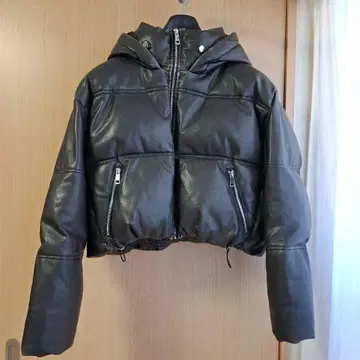 ZARA 후드 부착 크롭 다운 자켓 XXL 사이즈