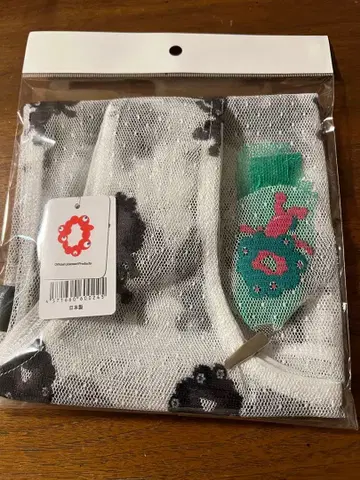 새상품 미사용품 미야쿠미야쿠 레이스 백 모노톤 컬러 블랙 미야쿠미야쿠