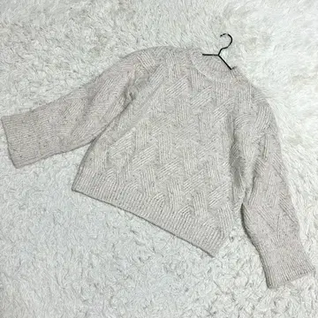 neam 밀크 니트 헤링본 크루넥 라메사 화이트 계열 ( F )